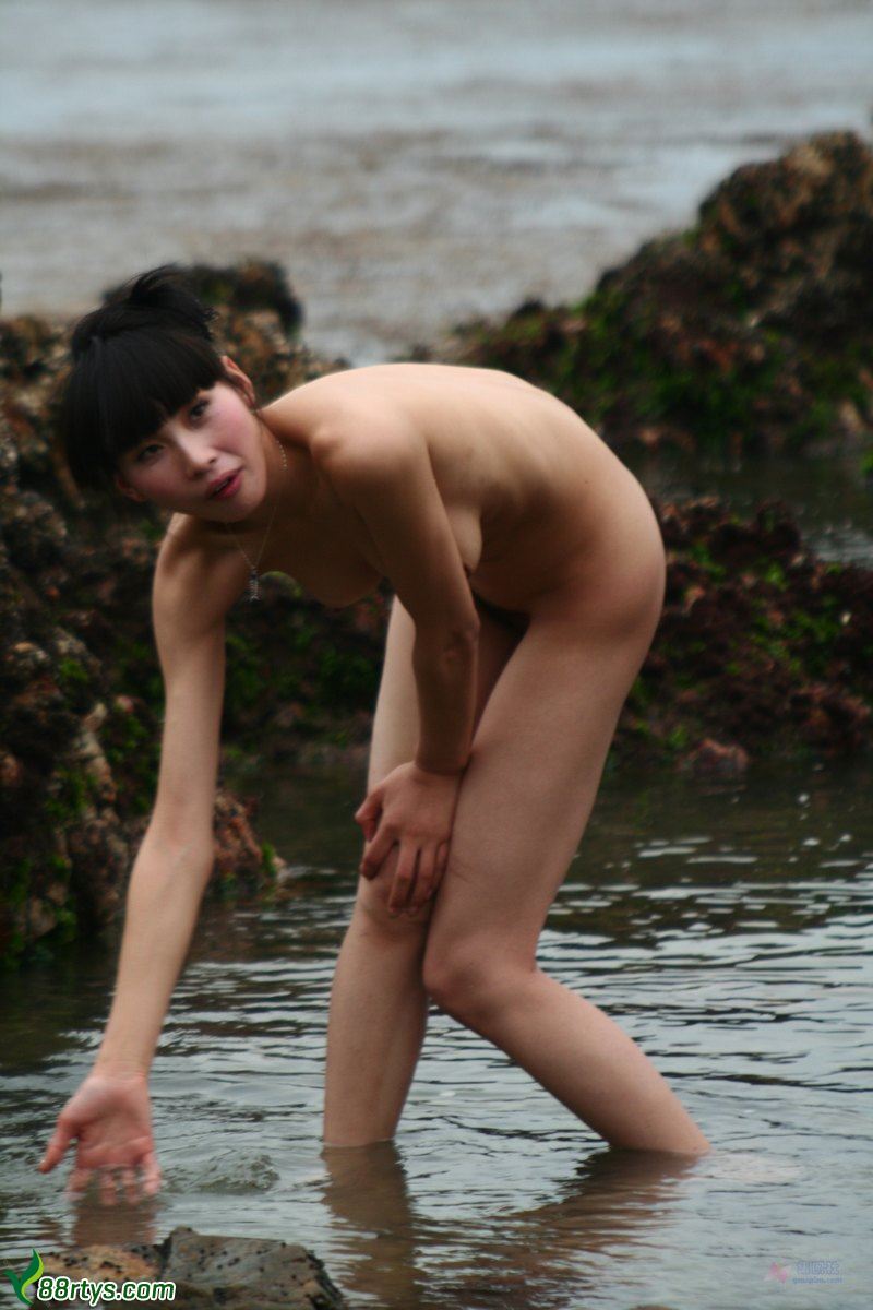 人体模特薇薇海滩激情艺术写真