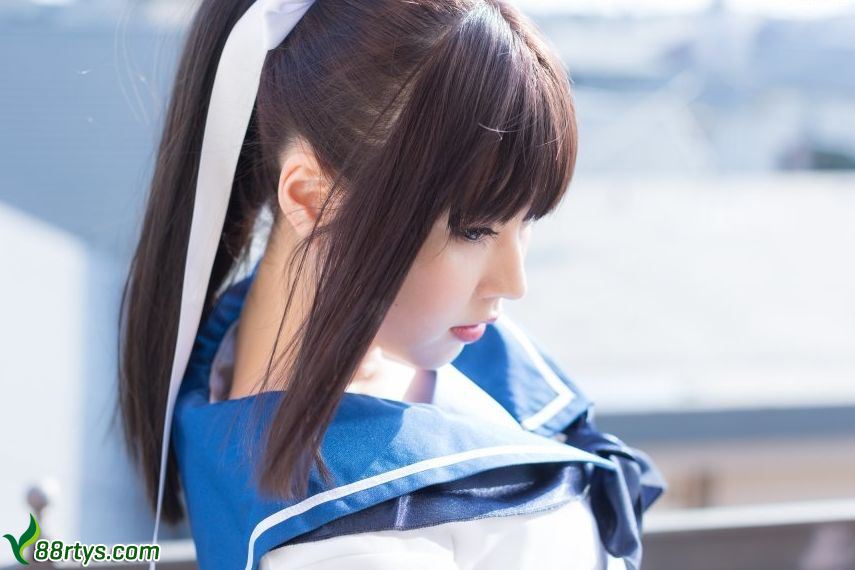 日本极品美女Ruban学生装人体