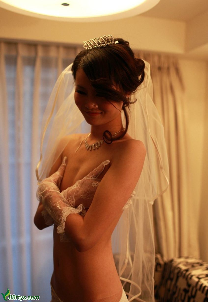 国模毛欢超大尺度私拍新娘婚纱照